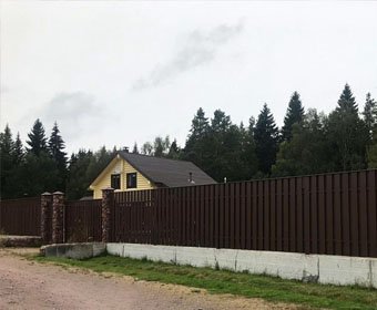 Деревянный забор шахматка